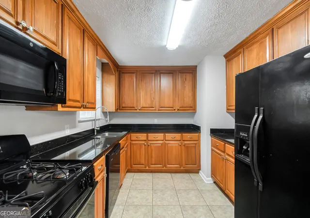 Photo 4 of Single family home for sale at 3653 Chestnut Lake Ct, Jonesboro, GA 30236 | MLS# 10780588 | Listing updated on 2026-06-20