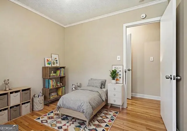 Photo 4 of Single family home for sale at 928 Magna Carta Dr Nw, Atlanta, GA 30318 | MLS# 10825273 | Listing updated on 2026-09-28