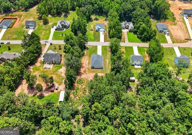 Photo 4 of Single family home for sale at 121 Red Oak Dr, Barnesville, GA 30204 | MLS# 10814746 | Listing updated on 2026-09-10