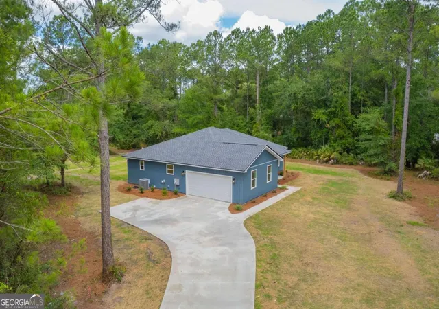Homes for sale in Waverly, GA | 101 Yorkshire Ln, Waverly, GA 31565 | MLS# 10782054