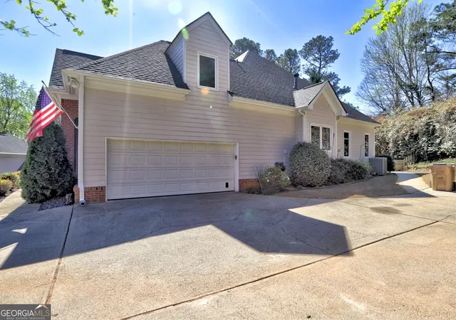 Photo 4 of Single family home for sale at 1560 Greyson Rdg, Marietta, GA 30062 | MLS# 10731504 | Listing updated on 2026-10-16