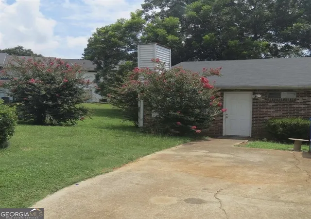 1st image of 1755 Fox Chase Ct Se, Conyers, GA 30013 | MLS# 10816417
