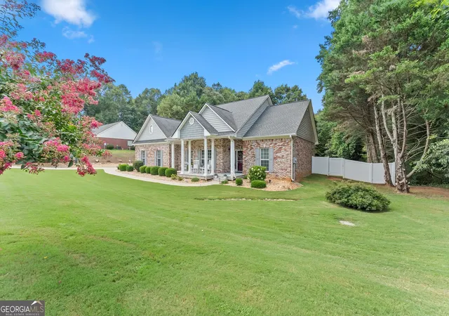 Photo 2 of Single family home for sale at 227 Still Water Ln, Jefferson, GA 30549 | MLS# 10836073 | Listing updated on 2026-08-31