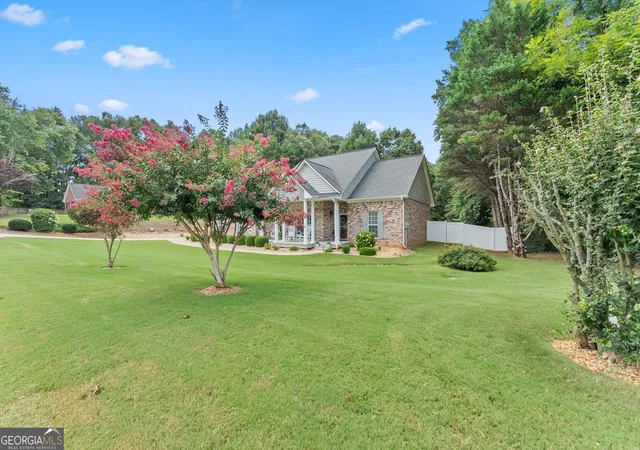 Photo 3 of Single family home for sale at 227 Still Water Ln, Jefferson, GA 30549 | MLS# 10836073 | Listing updated on 2026-08-31