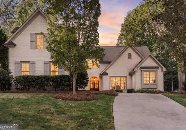 Photo 1 of Mansion for sale at 2872 Parkridge Dr Ne, Atlanta, GA 30319 | MLS# 10854678 | Listing updated on 2026-10-29