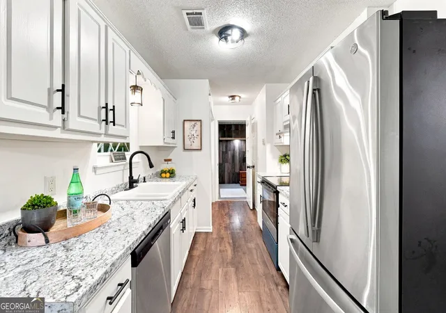 Photo 4 of Single family home for sale at 1015 Erwin Hill Church Rd Se, Calhoun, GA 30701 | MLS# 10822267 | Listing updated on 2026-10-08