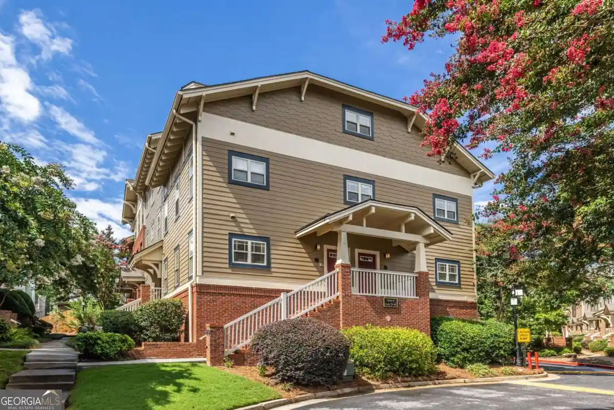Listing Photo 2 - Condo for sale in 655 Mead St Se located at 655 Mead St Se, Atlanta, GA 30312 - Unit #86