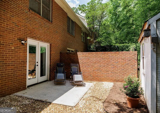 Listing Photo 4 - Condo for sale in building located at 220 Eaglewood Ct, Athens, GA 30606