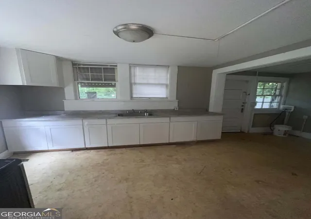 Listing Photo 4 - Condo for sale in building located at 1049 Birch St, Macon, GA 31204