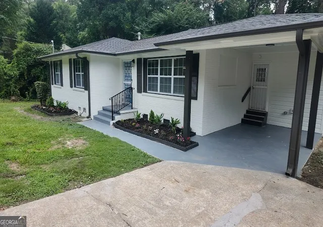 Photo 2 of Sale Pending at 2181 Meadowlane Dr Sw, Atlanta, GA 30311 | MLS# 10783128 | Listing updated on 2026-08-27