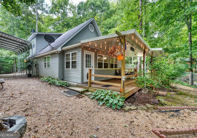 Photo 4 of Single family home for sale at 8296 True Love Mountain Rd, Young Harris, GA 30582 | MLS# 10835311 | Listing updated on 2026-09-12