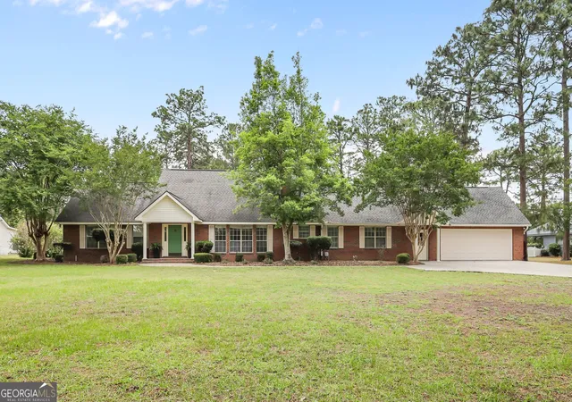 1st image of 8 N Bogey Dr, Jesup, GA 31546 | MLS# 10767877