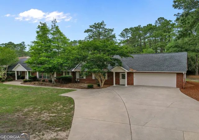 3rd image of 8 N Bogey Dr, Jesup, GA 31546 | MLS# 10767877
