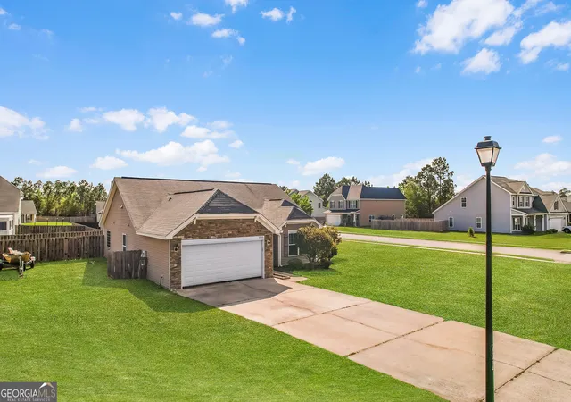Photo 4 of Single family home for sale at 1055 Marne Blvd, Hinesville, GA 31313 | MLS# 10801534 | Listing updated on 2026-09-19