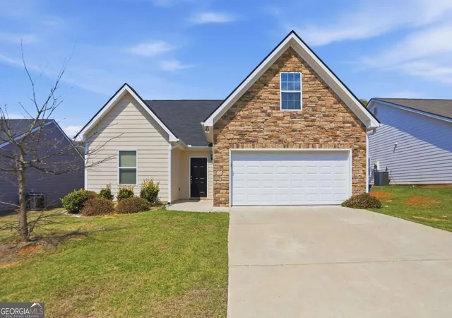 Photo 1 of Single family home for sale at 133 W Lexington Ave, Griffin, GA 30223 | MLS# 10719078 | Listing updated on 2026-08-31