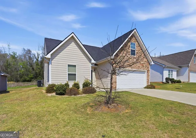 Photo 2 of Single family home for sale at 133 W Lexington Ave, Griffin, GA 30223 | MLS# 10719078 | Listing updated on 2026-08-31