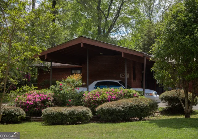 3rd image of 703 Greenwood Rd, Thomaston, GA 30286 | MLS# 10735025