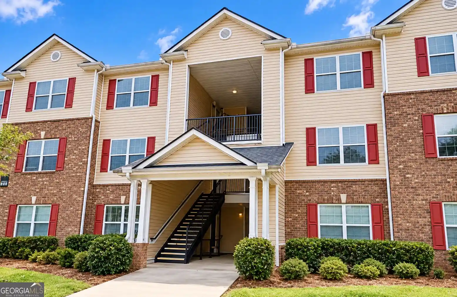 Listing Photo 1 - Condo for sale in 16203 Waldrop Cvs located at 16203 Waldrop Cvs, Decatur, GA 30034 - Unit #16203