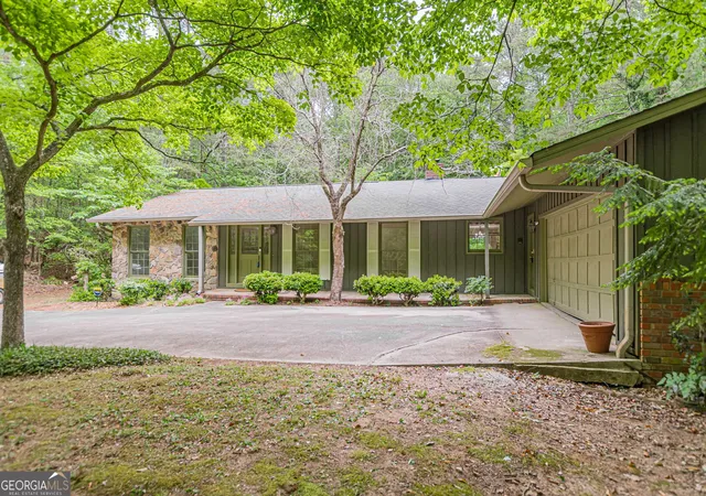 Photo 1 of Single family home for sale at 729 Ga 92, Fayetteville, GA 30214 | MLS# 10738392 | Listing updated on 2026-09-04