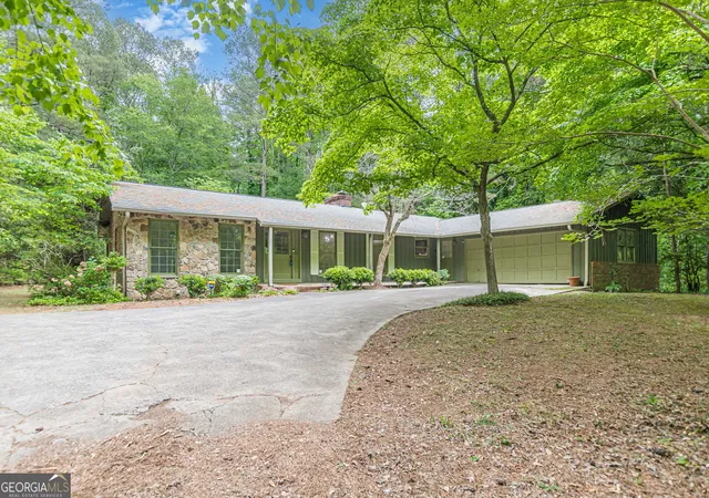 Photo 2 of Single family home for sale at 729 Ga 92, Fayetteville, GA 30214 | MLS# 10738392 | Listing updated on 2026-09-04