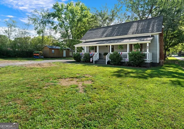 Homes for sale in White, GA | 28 School St Ne, White, GA 30184 | MLS# 10797168