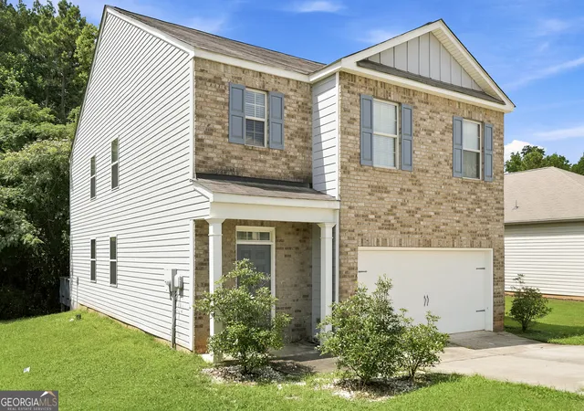 Photo 3 of Single family home for sale at 2024 S Sawgrass Dr E, Hampton, GA 30228 | MLS# 10811881 | Listing updated on 2026-09-14