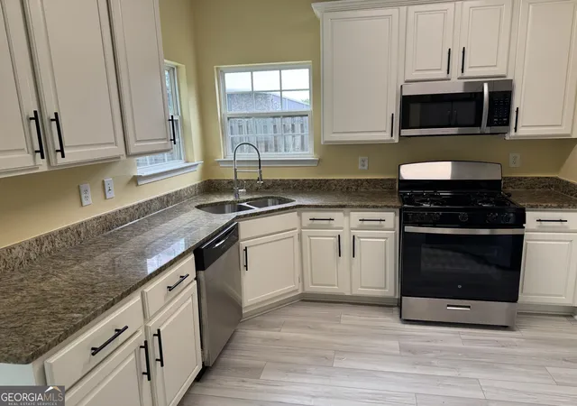 Photo 3 of Sale Pending at 4199 Elderberry Dr NW, Acworth, GA 30101 | MLS# 10554533 | Listing updated on 2025-10-22