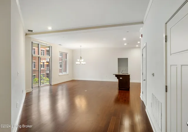 Listing Photo 2 - Condo for sale in building located at 324 E Main St, Wilmore, KY 40390 - Unit #325