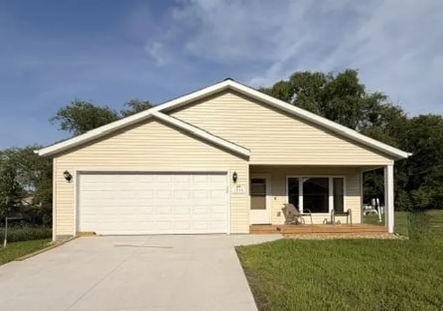 Homes for sale in Windom, MN | 1955 Bud Rd, Windom, MN 56101 | MLS# 6153971