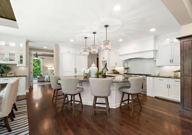 2nd image of 1516 Brightwood Dr, Wayzata, MN 55391 | MLS# 6202116
