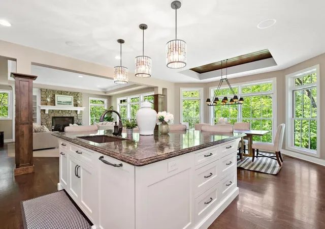 Photo 4 of Sale Pending at 1516 Brightwood Dr, Wayzata, MN 55391 | MLS# 6202116 | Listing updated on 2025-10-07