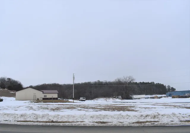 2nd image of 1622 Enterprise Dr Se, Chatfield, MN 55923 | MLS# 6324605