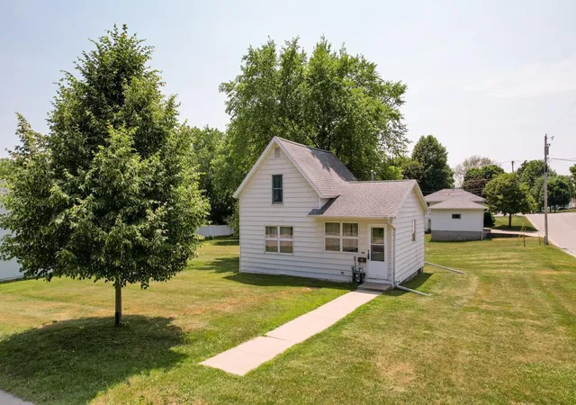 2nd image of 1003 Grand St Se, Chatfield, MN 55923 | MLS# 6385051