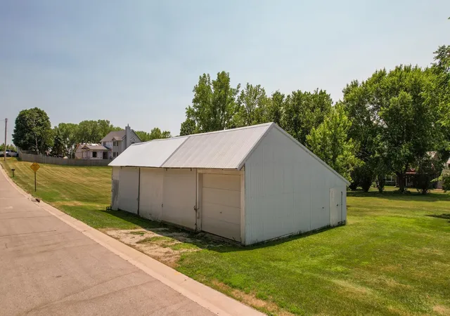 3rd image of 1003 Grand St Se, Chatfield, MN 55923 | MLS# 6385051