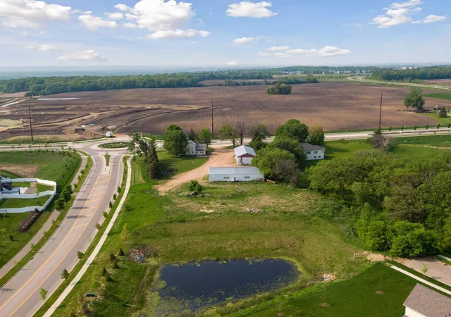 2nd image of 4150 Big Woods Blvd, Chaska, MN 55318 | MLS# 6458840