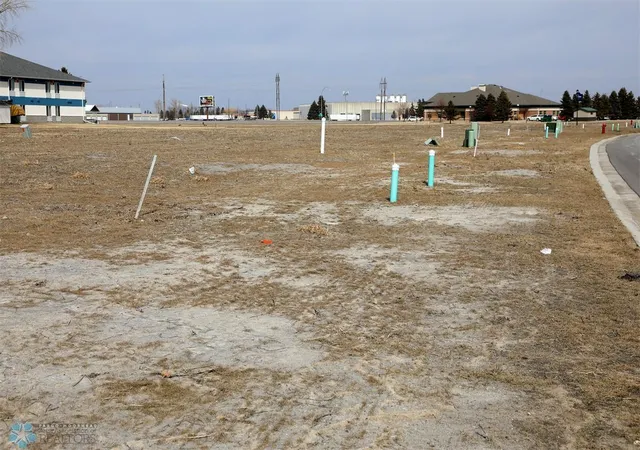 3rd image of 1799 Magnolia Ct, Wahpeton, ND 58075 | MLS# 7367477