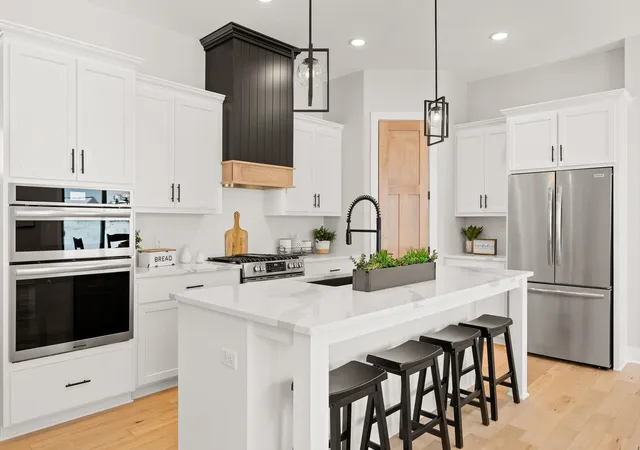 2nd image of Xxx Parkside Cir, Saint Paul, MN 55123 | MLS# 6532038