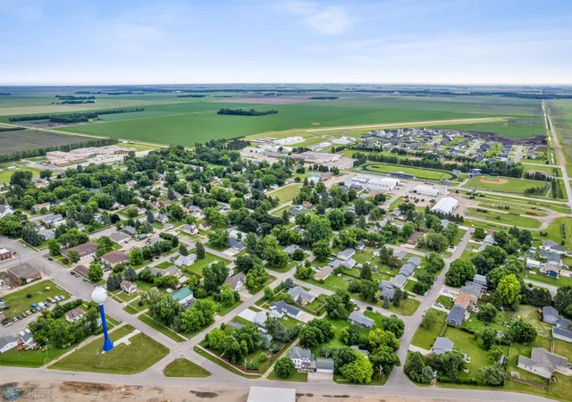 Homes for sale in Kindred, ND | 631 Norman Dr, Kindred, ND 58051 | MLS# 6534745