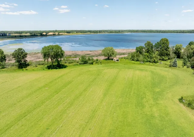 Photo 4 of Sale Pending at 6822 Oneka Lake Blvd N, Hugo, MN 55038 | MLS# 6554551 | Listing updated on 2026-10-08