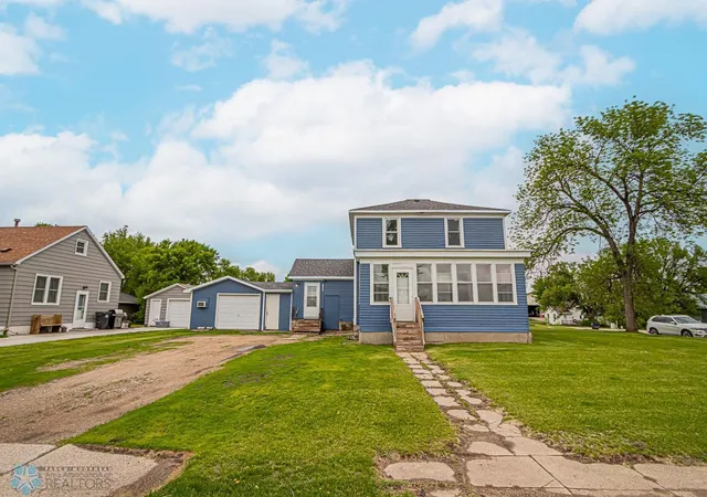 1st image of 802 Hobart St, Hawley, MN 56549 | MLS# 6560649