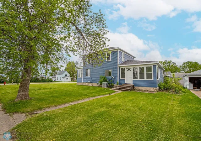 2nd image of 802 Hobart St, Hawley, MN 56549 | MLS# 6560649