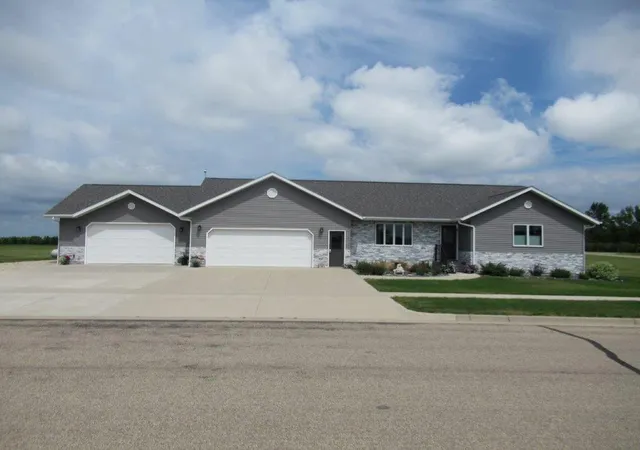 Homes for sale in Edgerton, MN | 510 Hill Crest St, Edgerton, MN 56128 | MLS# 6579906
