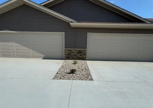 Photo 3 of Single family home for sale at 2218 Red Bird Ln, Fairmont, MN 56031 | MLS# 6601453 | Listing updated on 2026-08-10