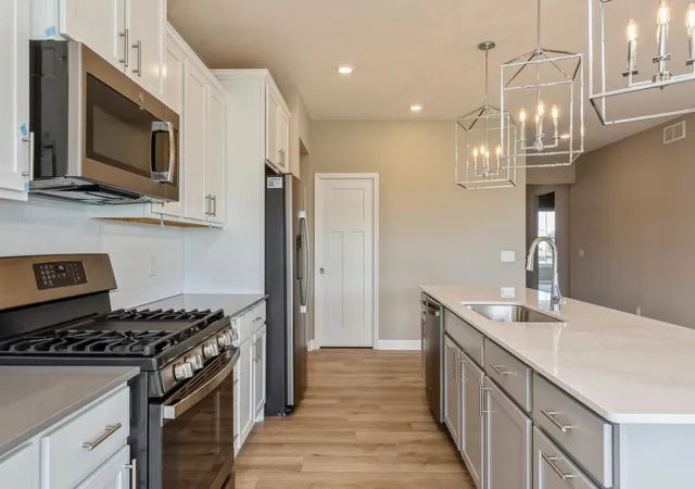 4th image of 10625 Juneau Ln N, Maple Grove, MN 55369 | MLS# 6607585