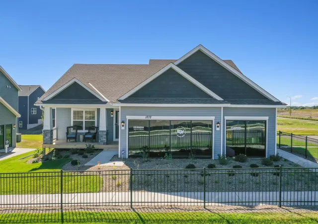 1st image of 1878 Rainier Dr, Shakopee, MN 55379 | MLS# 6617531