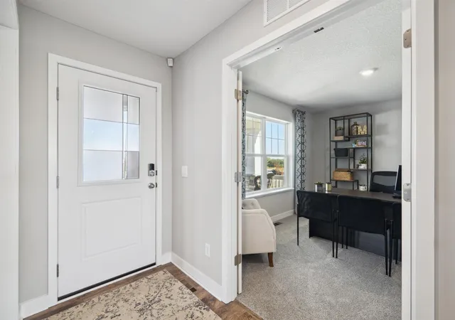 2nd image of 1878 Rainier Dr, Shakopee, MN 55379 | MLS# 6617531