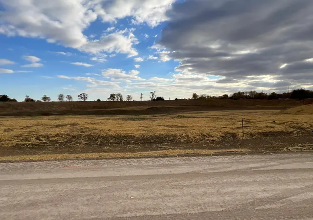 Homes for sale in Windom, MN | 9 Cottonwood Lake Blvd, Windom, MN 56101 | MLS# 6617805