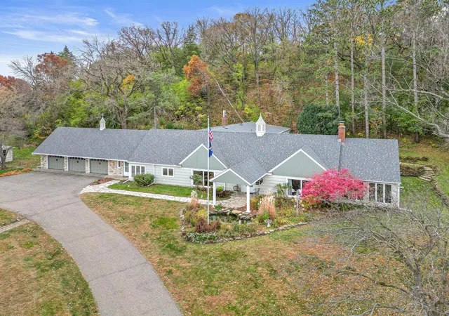 Photo 2 of Sale Pending at 451 Stageline Rd, Hudson, WI 54016 | MLS# 6621611 | Listing updated on 2026-10-19