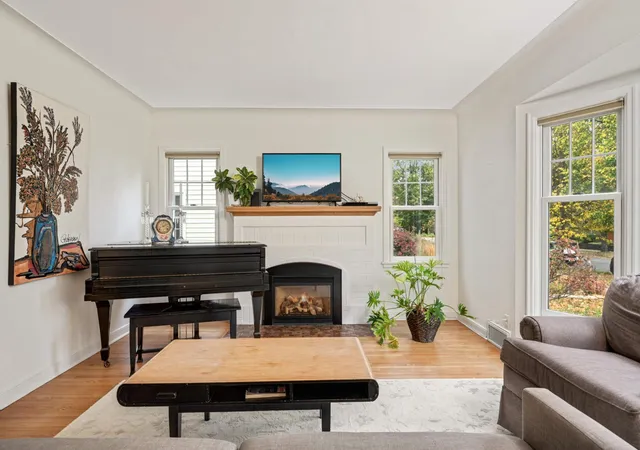 Photo 4 of Sale Pending at 1507 Hoyt Ave W, Saint Paul, MN 55108 | MLS# 6623905 | Listing updated on 2026-08-27