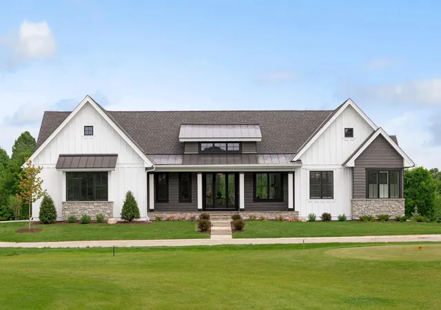 Photo 1 of Single family home for sale at 172 Westwood Ln, Wayzata, MN 55391 | MLS# 6648235 | Listing updated on 2025-11-13